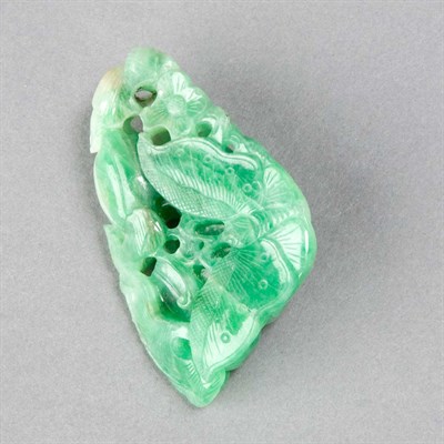 Lot 355 - Chinese Jadeite Toggle 19th/20th Century...