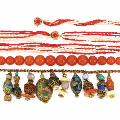 Lot 900 - Group of Bead Jewelry