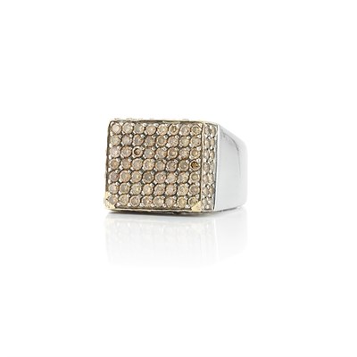 Lot 40 - White Gold and Brown Diamond Ring