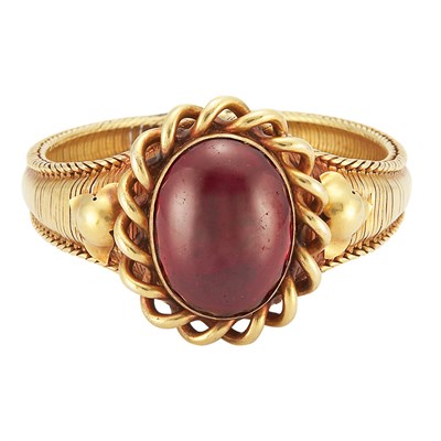 Lot 648 - Antique Gold and Foiled-Back Cabochon Garnet Bracelet