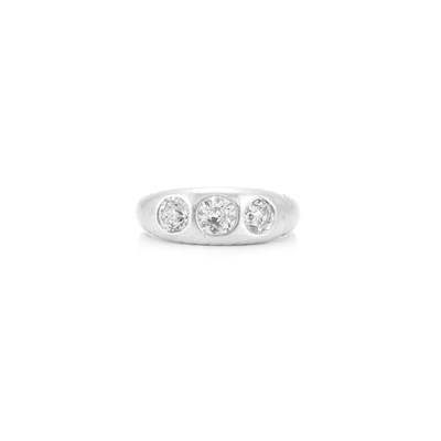 Lot 649 - Gentleman's Platinum and Diamond Gypsy Ring