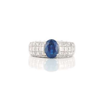 Lot 487 - White Gold, Sapphire and Diamond Ring