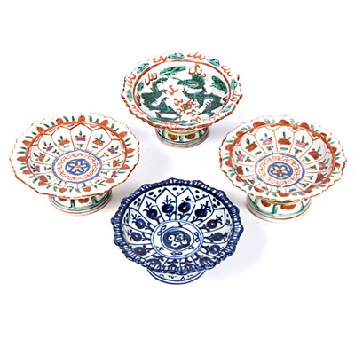 Lot 180 - Group of Chinese Export Porcelain Compotes...