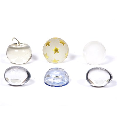 Lot 255 - Group of Thirteen Glass Paperweights
