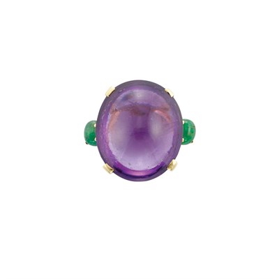 Lot 33 - Gold, Cabochon Amethyst and Emerald Ring