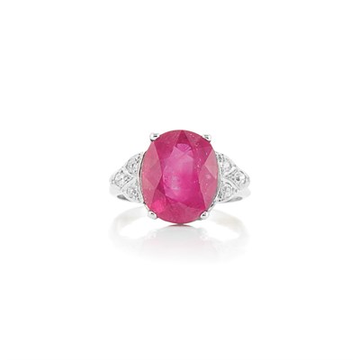 Lot 389 - Ruby and Diamond Ring