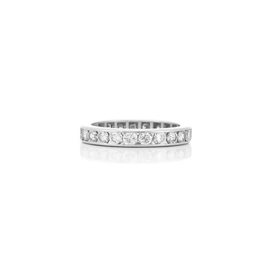 Lot 693 - Platinum and Diamond Band Ring