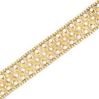 Lot 181 - Gold and Cultured Pearl Bracelet