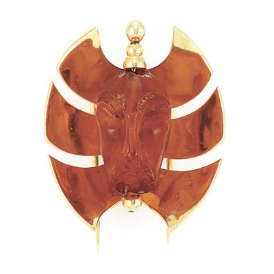 Lot 741 - Gold and Carved Amber Clip