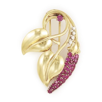 Lot 805 - Gold, Ruby and Diamond Clip