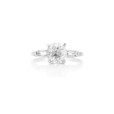Lot 683 - White Gold and Diamond Ring