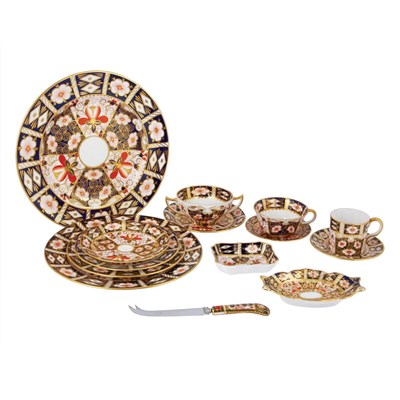 Lot 269 - Royal Crown Derby Porcelain Dinner Service