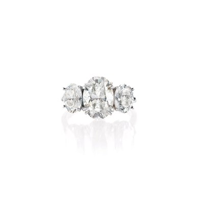 Lot 443 - Platinum and Diamond Ring, Harry Winston