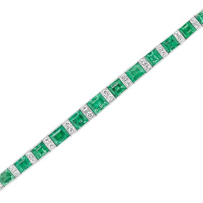 Lot 572 - Art Deco Platinum, Emerald and Diamond Bracelet