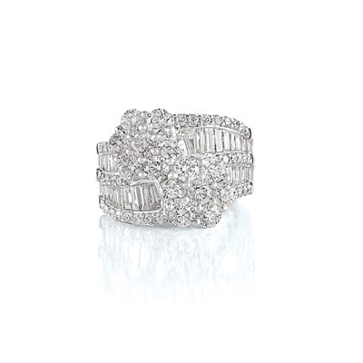 Lot 333 - White Gold and Diamond Band Ring