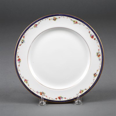 Lot 115 - Set of Twelve Royal Doulton Service Plates