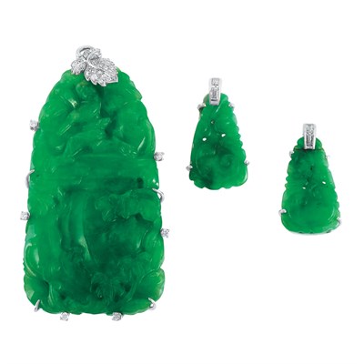 Lot 119 - White Gold, Carved Jade and Diamond Pendant-Brooch and Pair of Earrings
