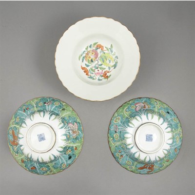 Lot 485 - Set of Three Chinese Export Porcelain Cabbage...