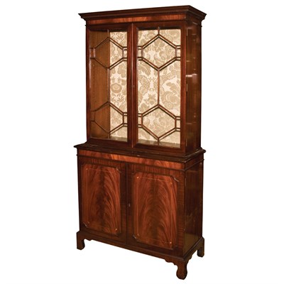 Lot 363 - Georgian Style Mahogany Bookcase Cabinet...