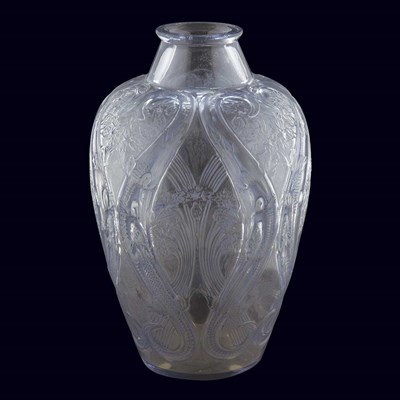 Lot 460 - R. Lalique Molded Glass Lezards et Bluets...