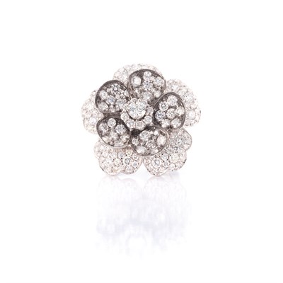 Lot 627 - White Gold and Diamond Flower Ring