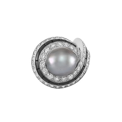 Lot 50 - Platinum, Gray Cultured Pearl, Diamond and Black Onyx Ring