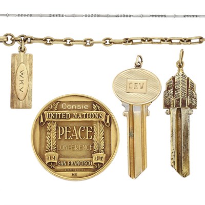 Lot 201 - Group of Gentleman's Gold and Platinum Items