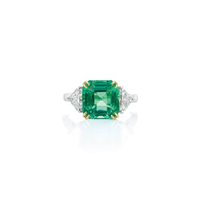 Lot 205 - Platinum, Emerald and Diamond Ring