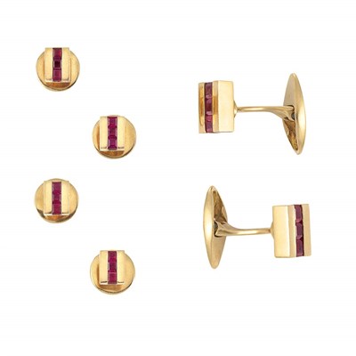 Lot 137 - Gold and Ruby Dress Set