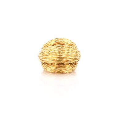 Lot 588 - Gold Dome Ring