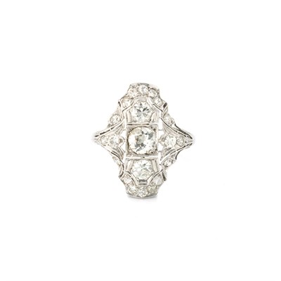Lot 603 - Edwardian Platinum and Diamond Ring