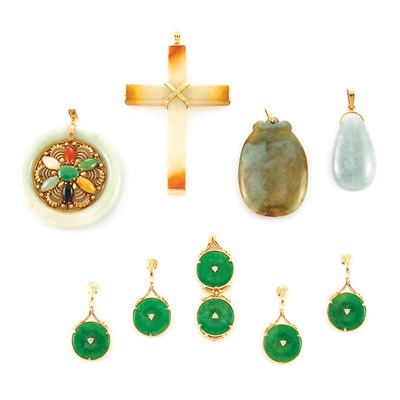 Lot 135 - Group of Assorted Jade Jewelry