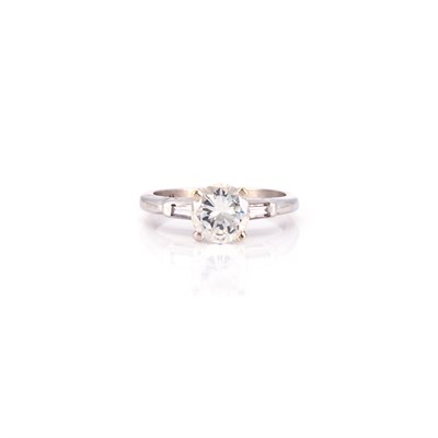 Lot 624 - Platinum and Diamond Ring