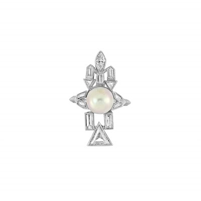 Lot 68 - Art Deco Platinum, Button Pearl and Diamond Ring