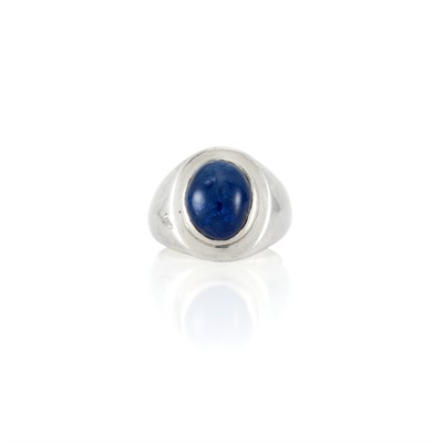 Lot 44 - Sterling Silver and Cabochon Sapphire Ring
