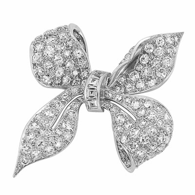 Lot 520 - Art Deco Platinum and Diamond Bow Brooch