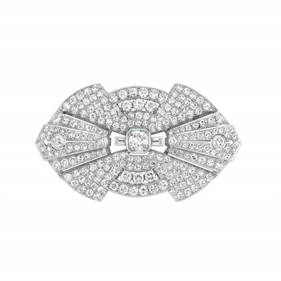 Lot 555 - Art Deco Platinum and Diamond Brooch