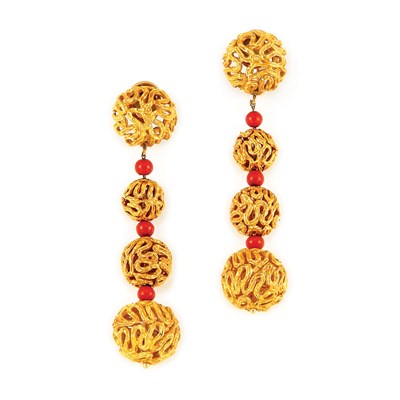 Lot 139 - Pair of Gold and Coral Bead Earclips