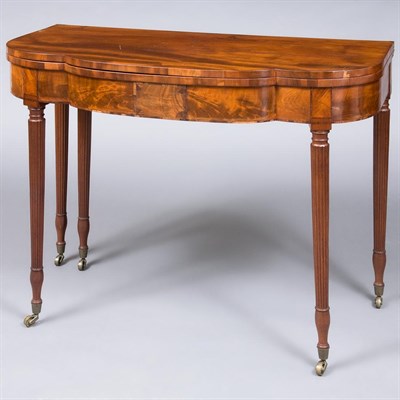 Lot 117 - Federal Inlaid Mahogany Serpentine Front...