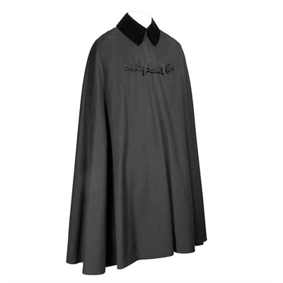 Lot 412 - Gentleman's Evening Cape Black wool with black...