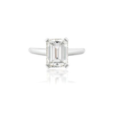 Lot 396 - Diamond Ring