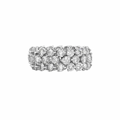 Lot 46 - Flexible Platinum and Diamond Band Ring