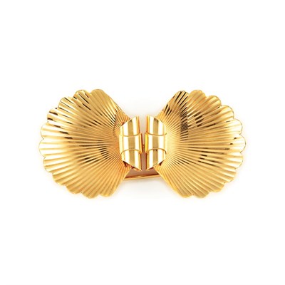 Lot 92 - Pair of Retro Gold Seashell Clip-Brooches