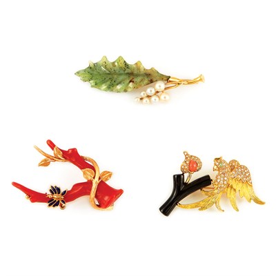 Lot 23 - Three Pins