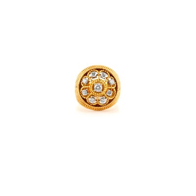Lot 6 - Gold and Diamond Cluster Ring