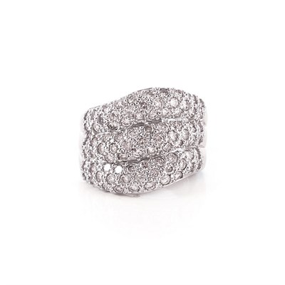 Lot 29 - White Gold and Diamond Ring