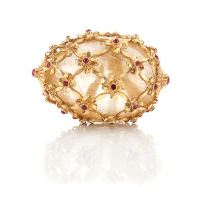 Lot 318 - Gold, Rutile Quartz and Ruby Egg Desk Objet