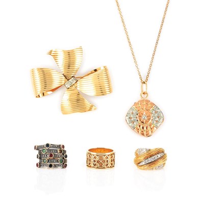 Lot 162 - Group of Assorted Two-Color Gold Jewelry