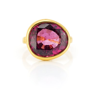 Lot 16 - Gold and Pink Tourmaline Ring