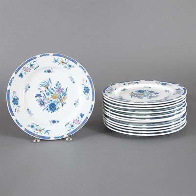 Lot 1090 - Set of Twelve Limoges Porcelain Dinner Plates...